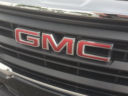 Used 2023 GMC Terrain SLE w/ Driver Convenience Package FWD image 29