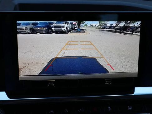 Used 2025 Chevrolet Silverado 1500 LT RWD image 14
