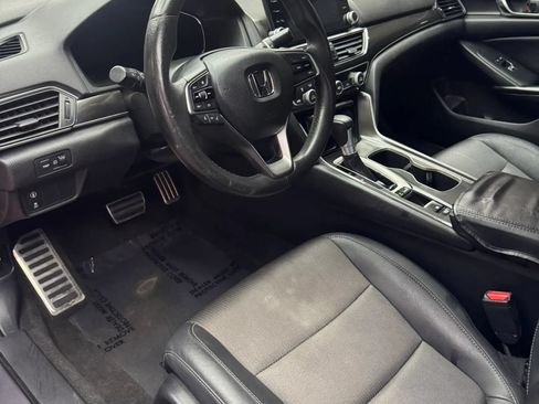 Used 2018 Honda Accord Sport image 12