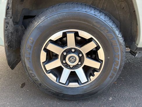 Used 2023 Toyota 4Runner TRD Off-Road Premium w/ Off Road Premium Plus Package AWD/4WD image 5