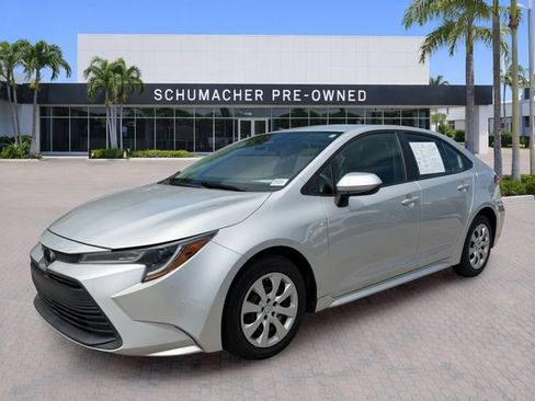 Used 2024 Toyota Corolla LE FWD image 3