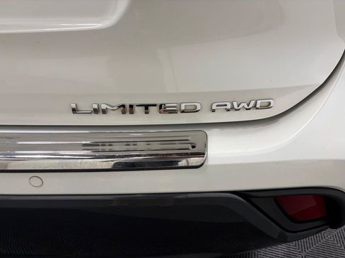 Used 2021 Toyota Highlander Limited AWD/4WD image 5