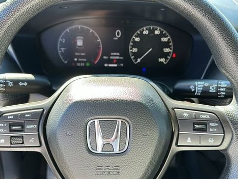 Used 2023 Honda HR-V LX image 10