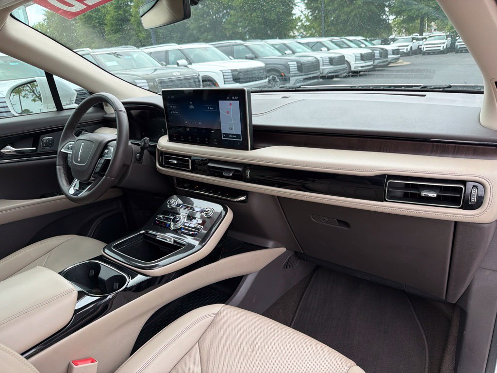 Used 2022 Lincoln Nautilus Reserve w/ Luxury Package FWD image 34