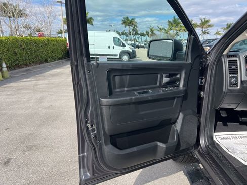 Used 2017 RAM 1500 Express image 41