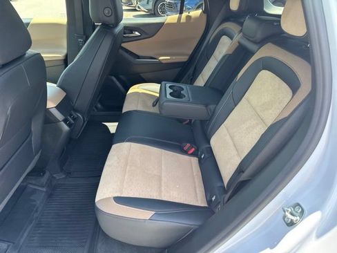 Used 2026 Chevrolet Equinox ACTIV w/ Safety and Technology Package AWD/4WD image 6