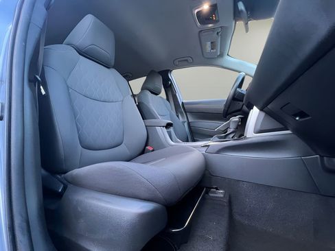 Used 2024 Toyota Corolla Cross LE image 13