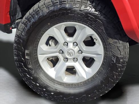 Used 2024 Toyota 4Runner TRD Off-Road Premium w/ Moonroof Package AWD/4WD image 23