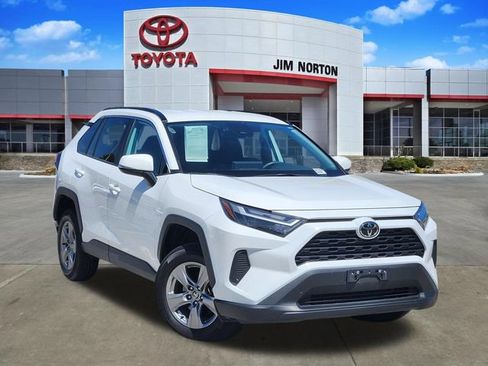 Used 2025 Toyota RAV4 XLE FWD image 1