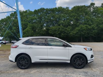 Certified 2024 Ford Edge SE w/ Black Appearance Package