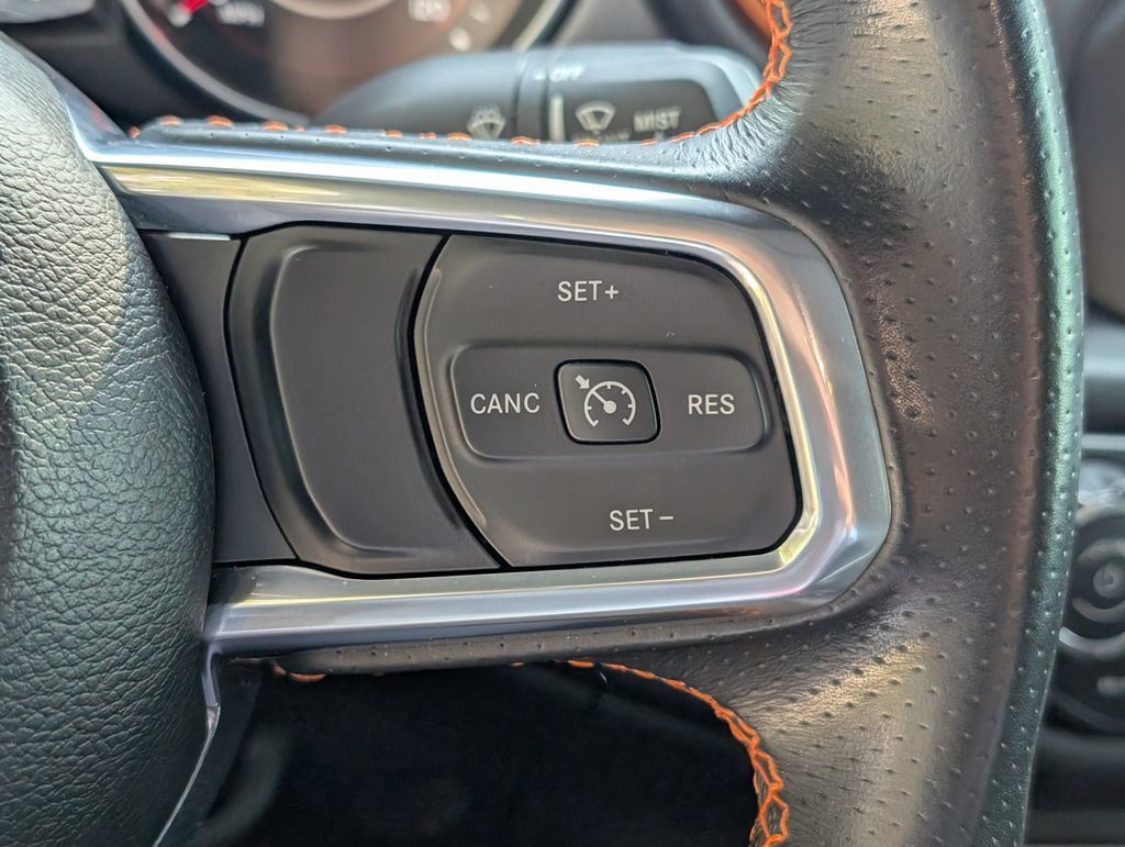 Used 2022 Jeep Gladiator Mojave AWD/4WD image 32