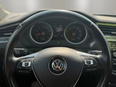 Used 2019 Volkswagen Tiguan SE w/ Panoramic Sunroof Package AWD/4WD image 13