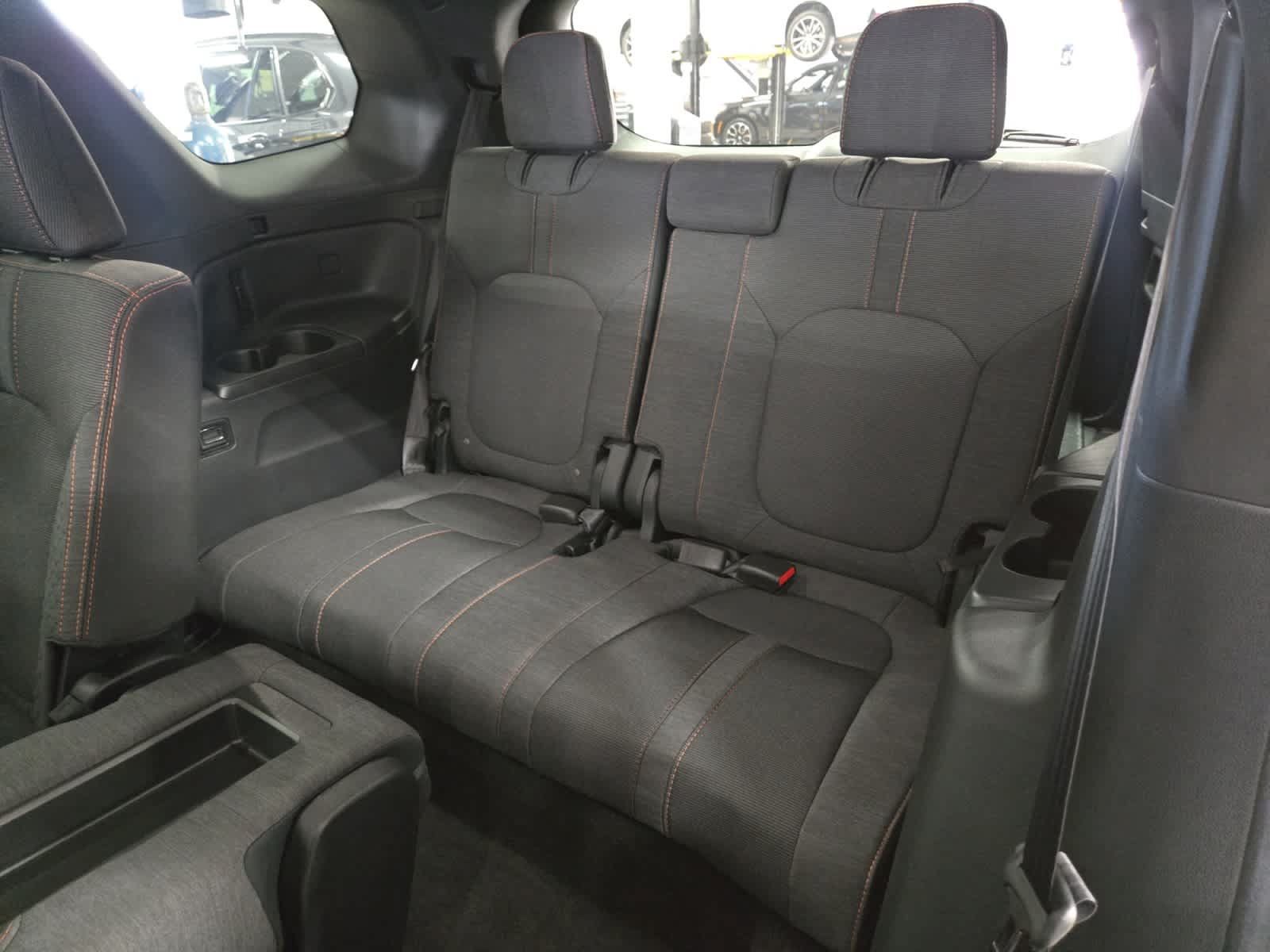 Used 2025 Honda Pilot Sport image 24