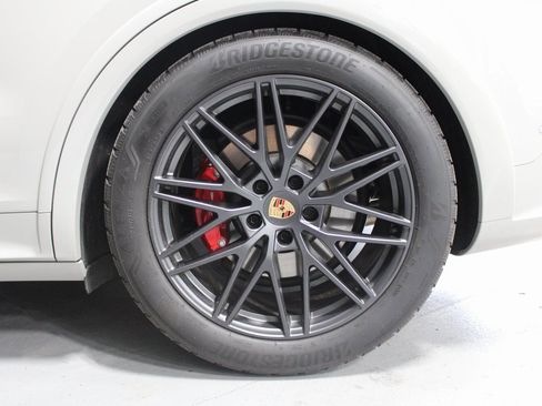 Certified 2025 Porsche Cayenne GTS image 20