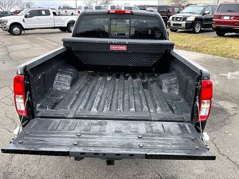 Used 2015 Nissan Frontier SV image 31