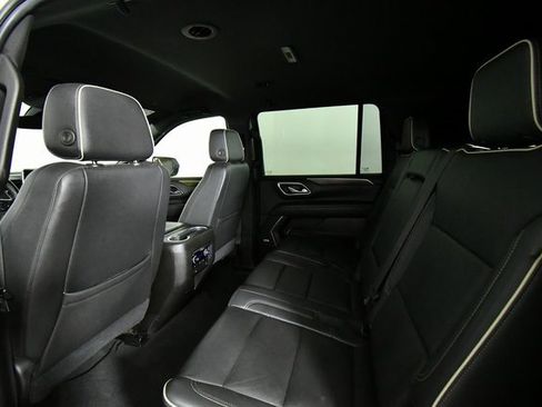 Used 2021 Chevrolet Suburban Premier image 25