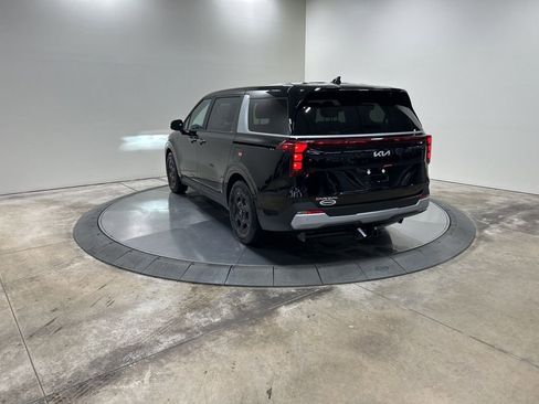 New 2026 Kia Carnival image 7