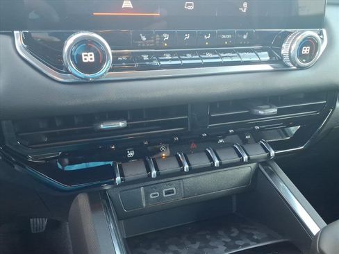 New 2026 GMC Canyon Elevation w/ Convenience Package image 12