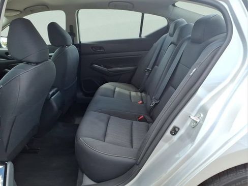 Used 2023 Nissan Altima 2.5 SV FWD image 22