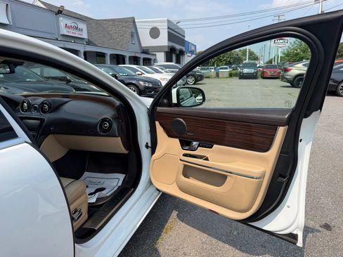 Used 2013 Jaguar XJ L Portfolio AWD/4WD image 27