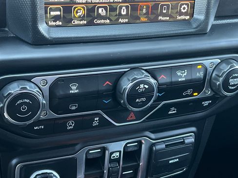 Used 2021 Jeep Gladiator Sport AWD/4WD image 20
