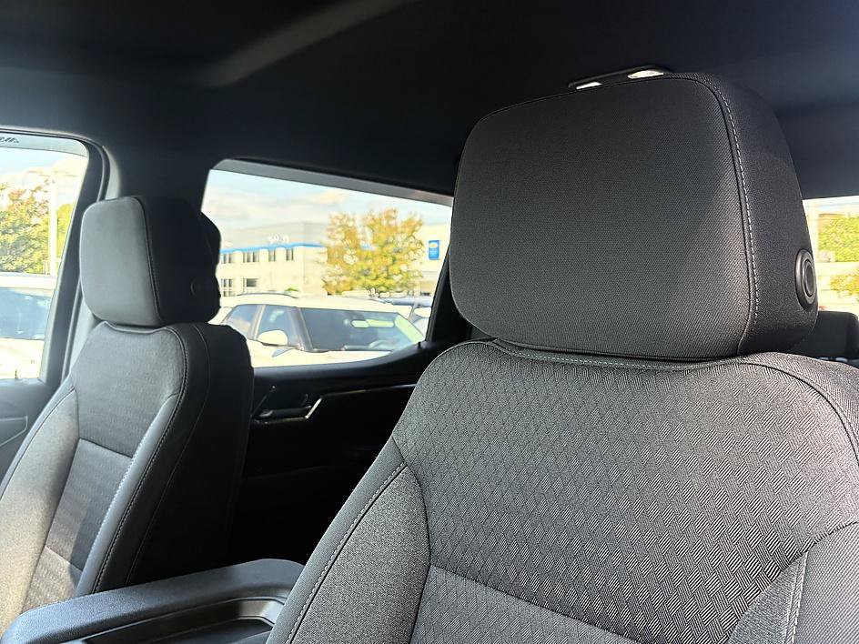 Used 2023 Chevrolet Silverado 1500 LT AWD/4WD image 17