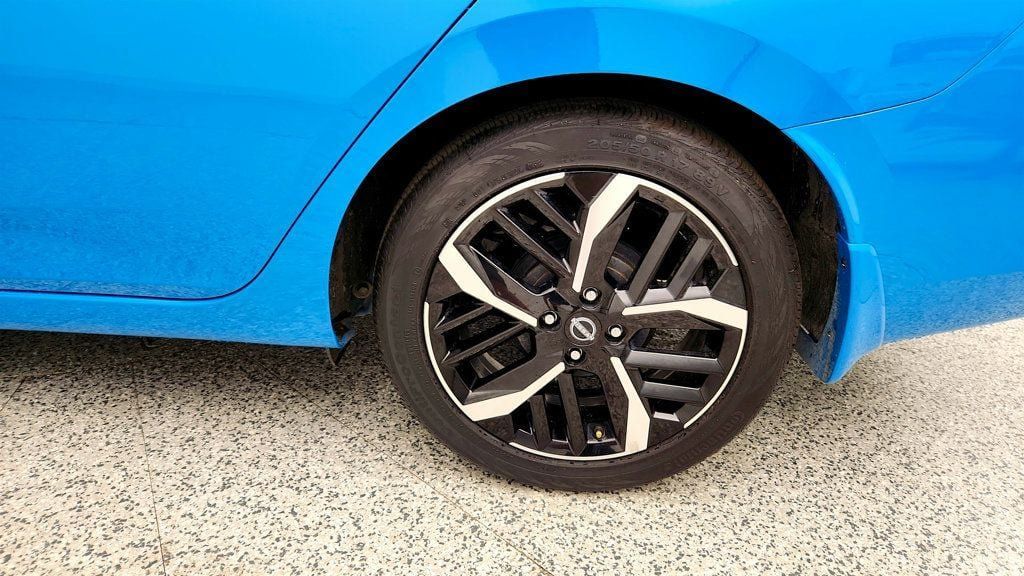 Used 2025 Nissan Versa SR w/ Trunk Package FWD image 9