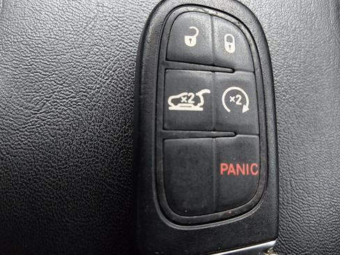 Used 2023 Jeep Cherokee Altitude Lux AWD/4WD image 32