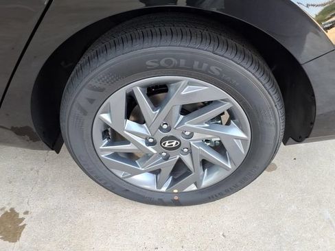 New 2026 Hyundai Elantra Hybrid FWD image 19