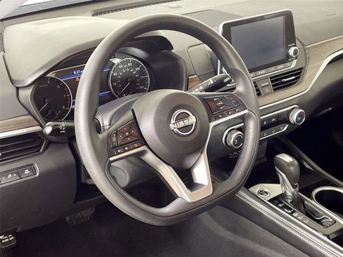 Used 2023 Nissan Altima 2.5 SV image 12