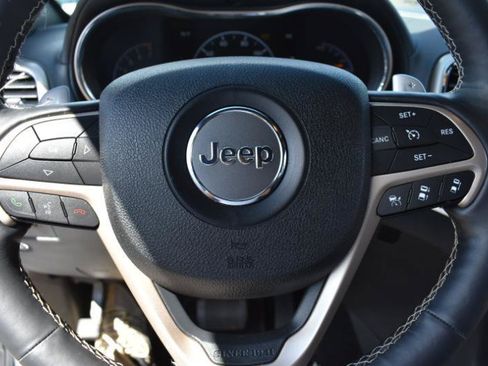 Used 2014 Jeep Grand Cherokee Overland w/ Advanced Technology Group AWD/4WD image 19