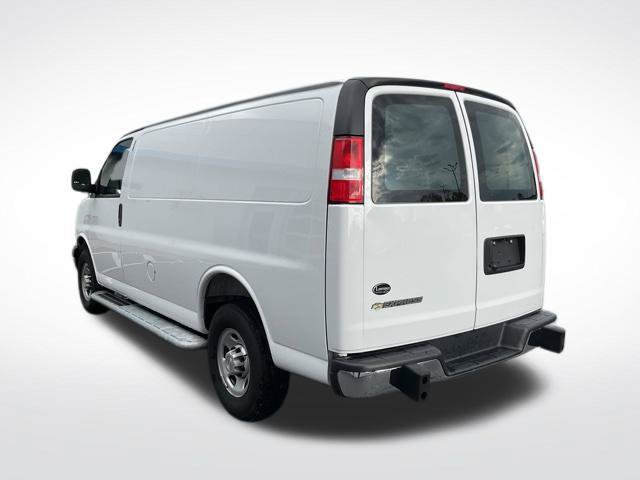 Used 2025 Chevrolet Express 2500 w/ Driver Convenience Package RWD image 17