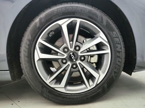 Used 2023 Kia Forte LXS FWD image 29