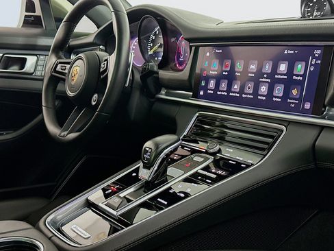 Used 2023 Porsche Panamera 4 Platinum Edition image 29