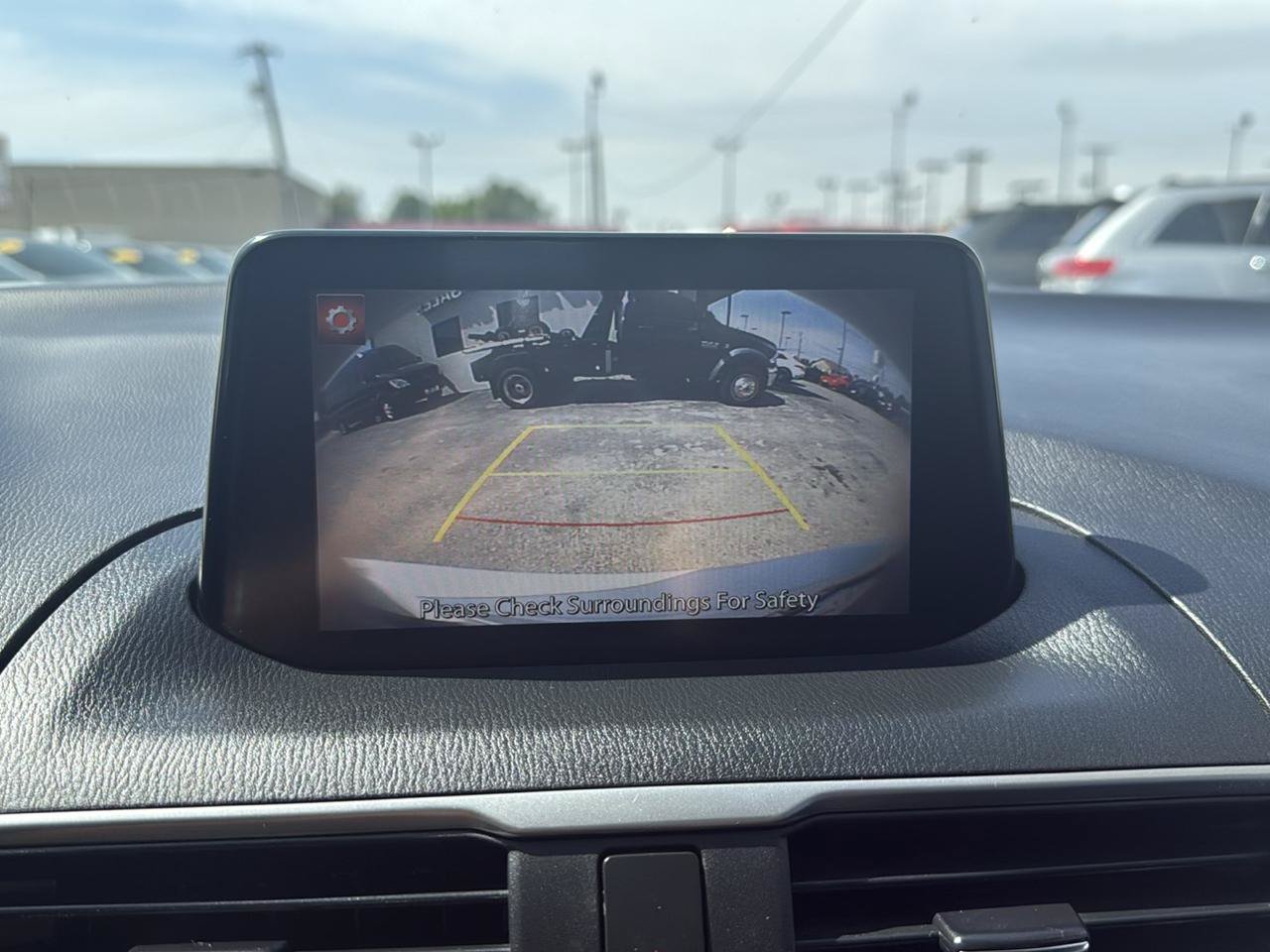 Used 2018 MAZDA MAZDA3 Touring FWD image 23