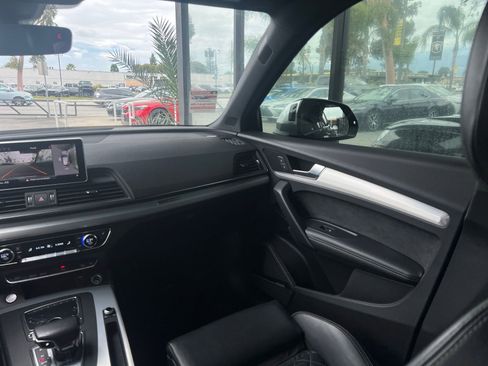 Used 2018 Audi SQ5 Prestige w/ Prestige Package AWD/4WD image 17