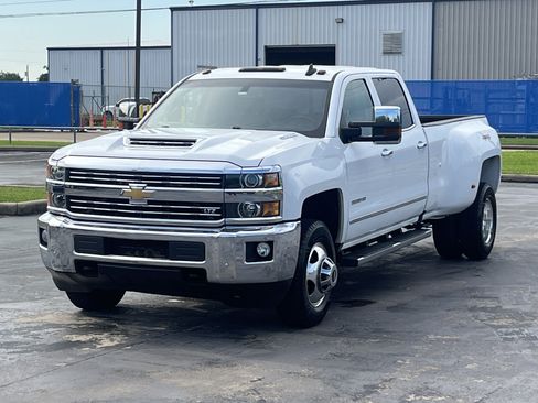 Used 2018 Chevrolet Silverado 3500 LTZ w/ Duramax Plus Package AWD/4WD image 5