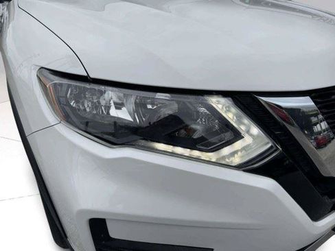 Used 2019 Nissan Rogue SV FWD image 11