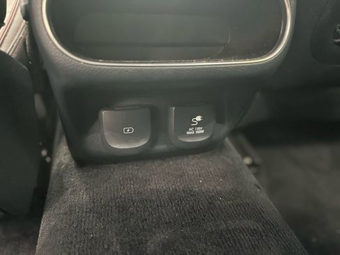 Used 2022 Genesis GV70 2.5T w/ Sport Prestige Package image 27