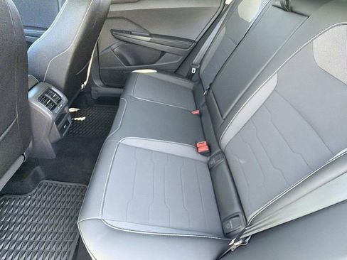 Used 2025 Volkswagen Taos SE image 14