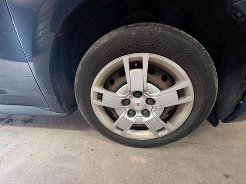 Used 2009 Pontiac Vibe w/ Preferred Package FWD image 14