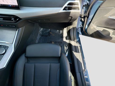 Used 2025 BMW 330i Sedan RWD image 18