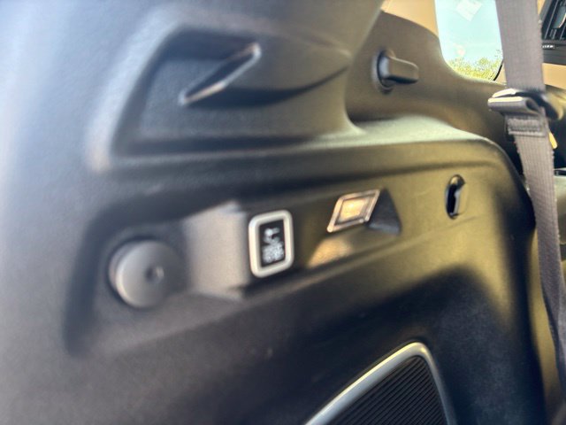 Used 2022 Jeep Grand Cherokee L Limited AWD/4WD image 11