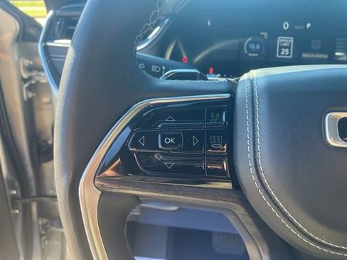 Used 2023 Jeep Grand Cherokee L Overland AWD/4WD image 27