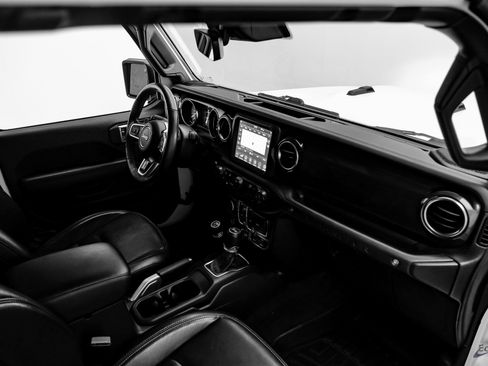 Used 2022 Jeep Wrangler Unlimited Rubicon w/ Xtreme Recon 35" Tire Package image 44