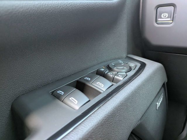 Used 2025 GMC Sierra 2500 AT4 w/ AT4 Premium Plus Package AWD/4WD image 28