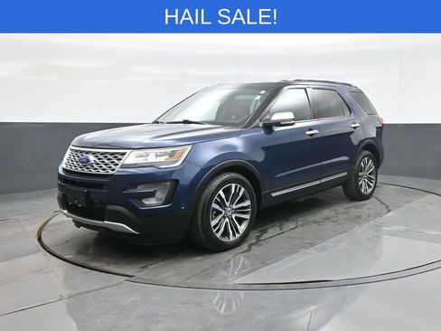 Used 2017 Ford Explorer Platinum image 3