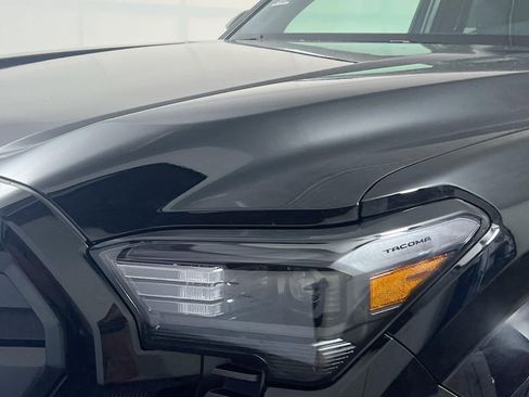 Used 2025 Toyota Tacoma SR image 11