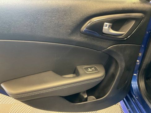 Used 2015 Chrysler 200 S FWD image 25