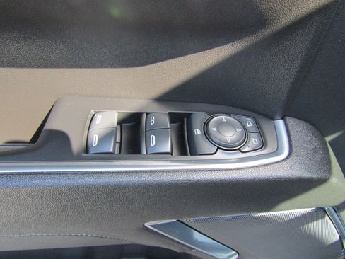 Used 2023 Chevrolet Silverado 1500 LT image 19